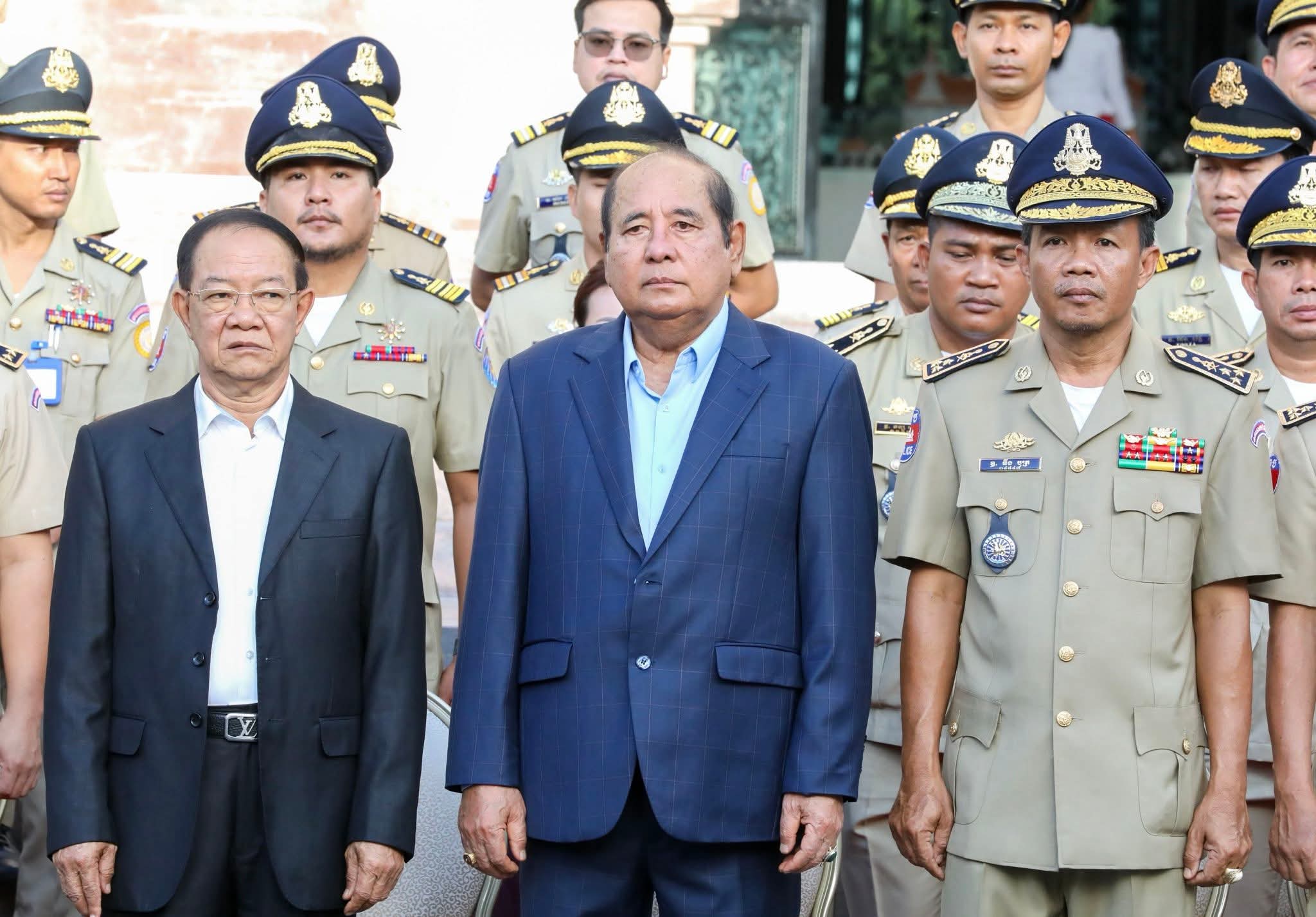   ឯកឧត្ដមបណ្ឌិត ម៉ក់ ជីតូ រដ្នលេខាធិការក្រសួងមហាផ្ទៃ អញ្ចើញចូលរួមពិធីទូងស្គរ អបអរសាទរ ការចុះបូជនីយដ្ឋានចងចាំនៃកម្ពុជា ពីទីតាំងឧក្រិដ្ឋកម្ម មកជា មណ្ឌលផ្សះផ្សានិងសន្តិភាព ក្នុងបញ្ជីបេតិកភណ្ឌពិភពលោក