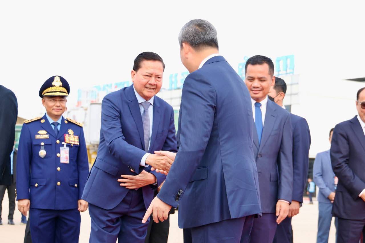   ឯកឧត្តមសន្តិបណ្ឌិត នេត សាវឿន ឧបនាយករដ្នមន្ត្រី អញ្ជើញចូលរួមជូនដំណើរសម្តេចមហាបវរធិបតី ហ៊ុន ម៉ាណែត ដឹកនាំគណៈប្រតិភូជាន់ខ្ពស់កម្ពុជា អញ្ជើញចូលរួមកិច្ចប្រជុំកំពូល នៃអង្គការសហប្រតិបត្តិការសៀងហៃបូក នៅសាធារណរដ្ឋប្រជាមានិតចិន