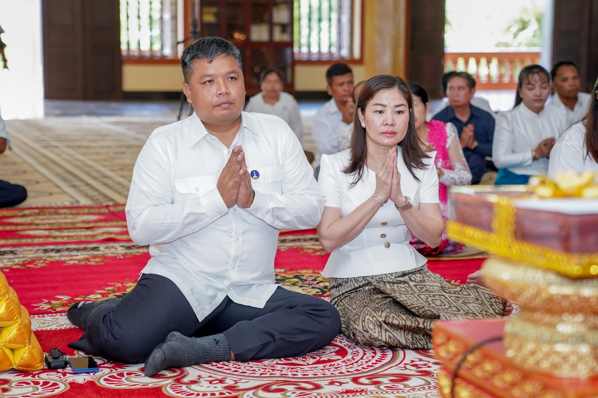   ឯកឧត្តម ឧត្តមនាវីឯក ទៀ សុខា និងលោកជំទាវ ចេង ស្រីវាសនា ទៀ សុខា អញ្ចើញមកថ្វាយបង្គំ សុំពរជ័យពីសម្តេចព្រះព្រហ្មរតនមុនី ពិន សែម សិរីសុវណ្ណោ និងបានសំណេះសំណាល ប្រគល់រង្វាន់ លើកទឹកចិត្ត ជូនដល់សិស្សានុសិស្សនិទ្ទេសA មណ្ឌលខេត្តសៀមរាប នៅវត្តរាជបូណ៌ ក្រុងសៀមរាប
